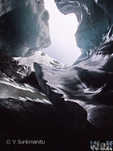 Ice_caves_copyright_VSunkmanitu001.jpg