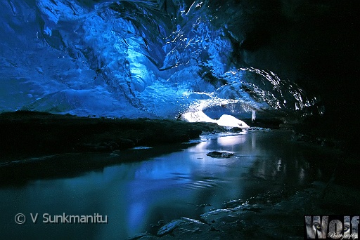 Ice_caves_copyright_VSunkmanitu004.jpg